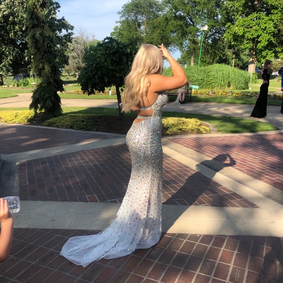 PROM DRESS - Picture 2 of 3